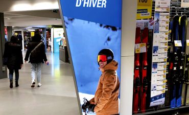 Smart-Vision_Isermatic_Signaletique_Caisson-lumineux_Lightbox-Int-Ext_Decathlon-Totem